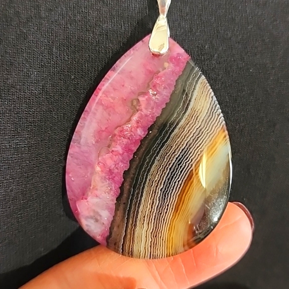 🩷🤎Brazilian Agate cabochon with necklace. - Picture 4 of 5